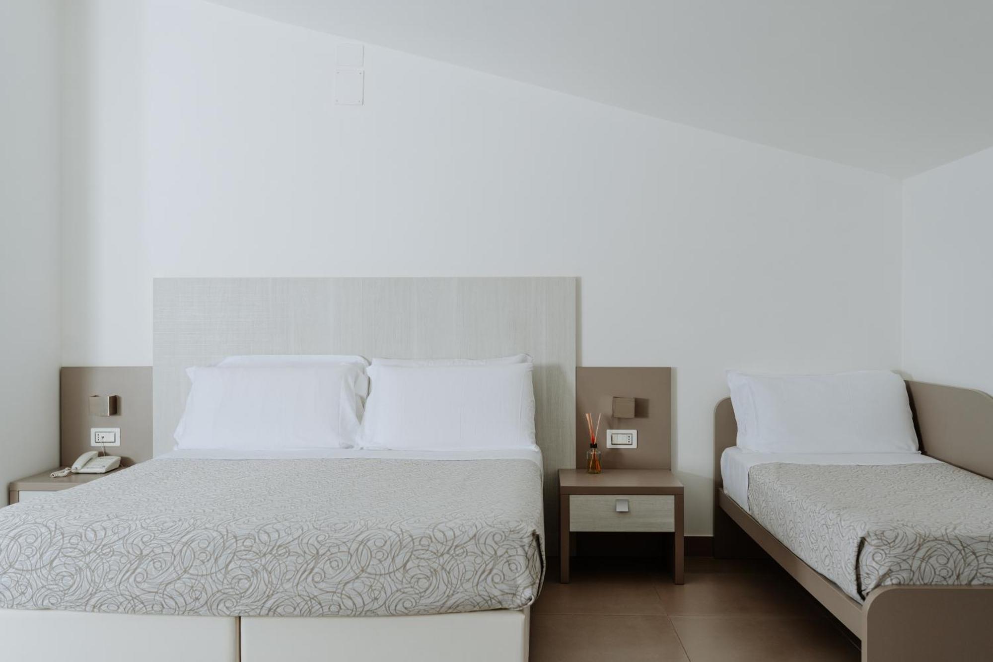 Hotel Caravel Vasto Bagian luar foto