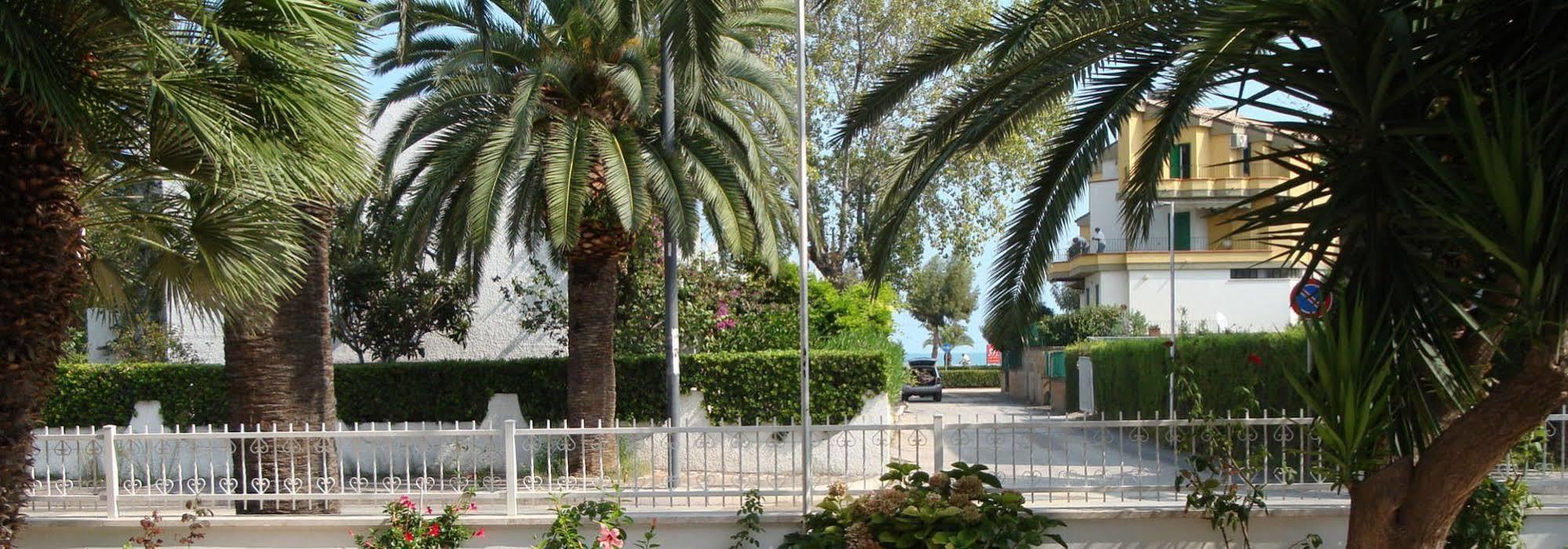 Hotel Caravel Vasto Bagian luar foto