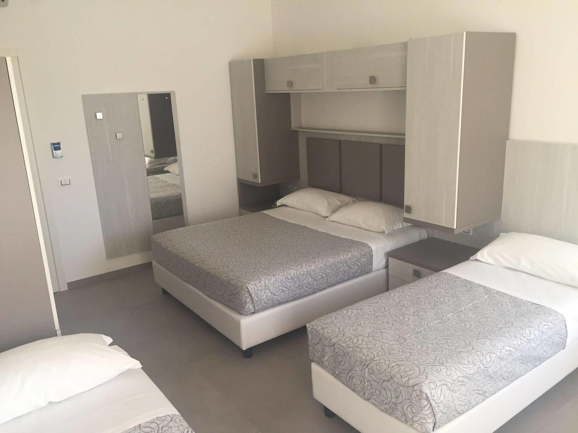 Hotel Caravel Vasto Bagian luar foto